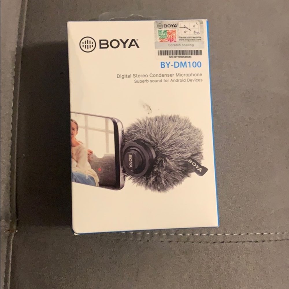 Digital stereo condenser microphone